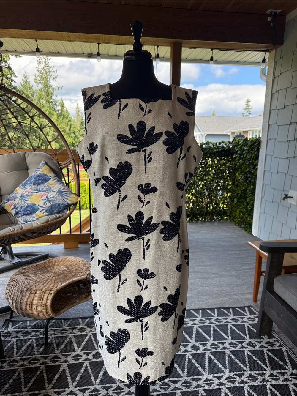 Perri Cutten | Floral Sleeveless Dress